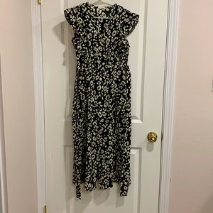 Nice black- cream button down midi dress, with 2 side pokets